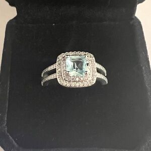 1.00 Carat Princess Cut Blue Topaz Ring